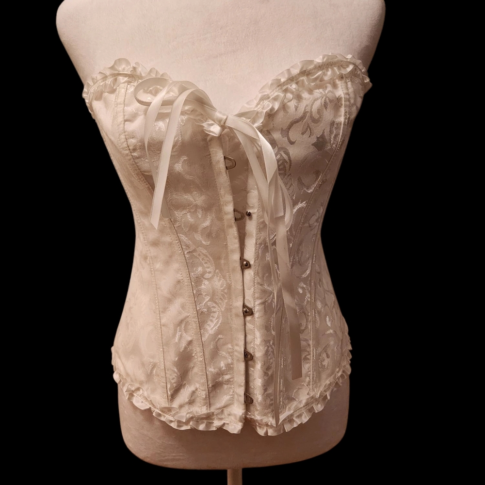 Elegant White Corset/Bustier Set In Size L